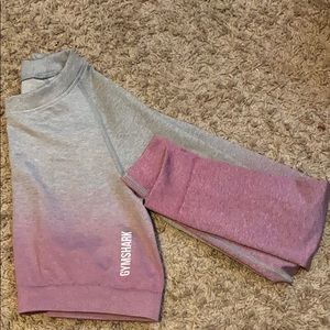 ADAPT OMBRE SEAMLESS LONG SLEEVE CROP TOP
Size S